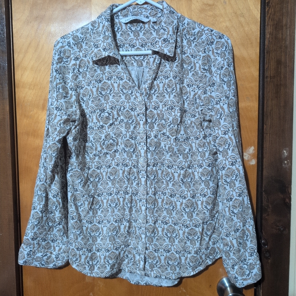 Emily Daniels Woman's Size Large Button Down Shirt